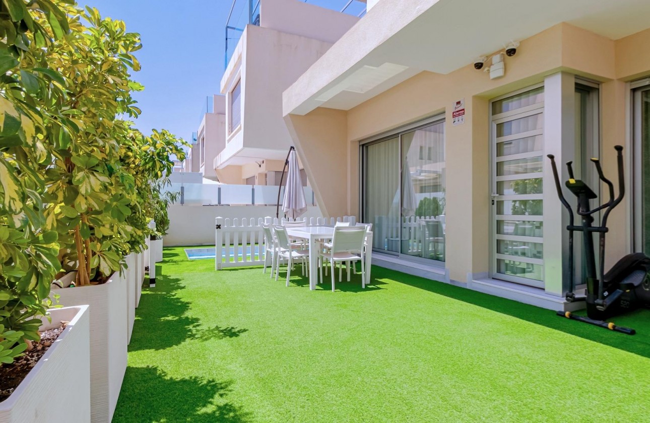 Reventa - Chalet - Pilar de la Horadada - Pueblo Latino