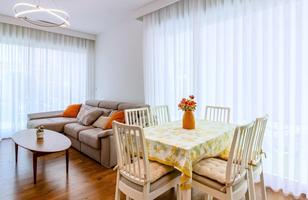 Reventa - Chalet - Pilar de la Horadada - Pueblo Latino