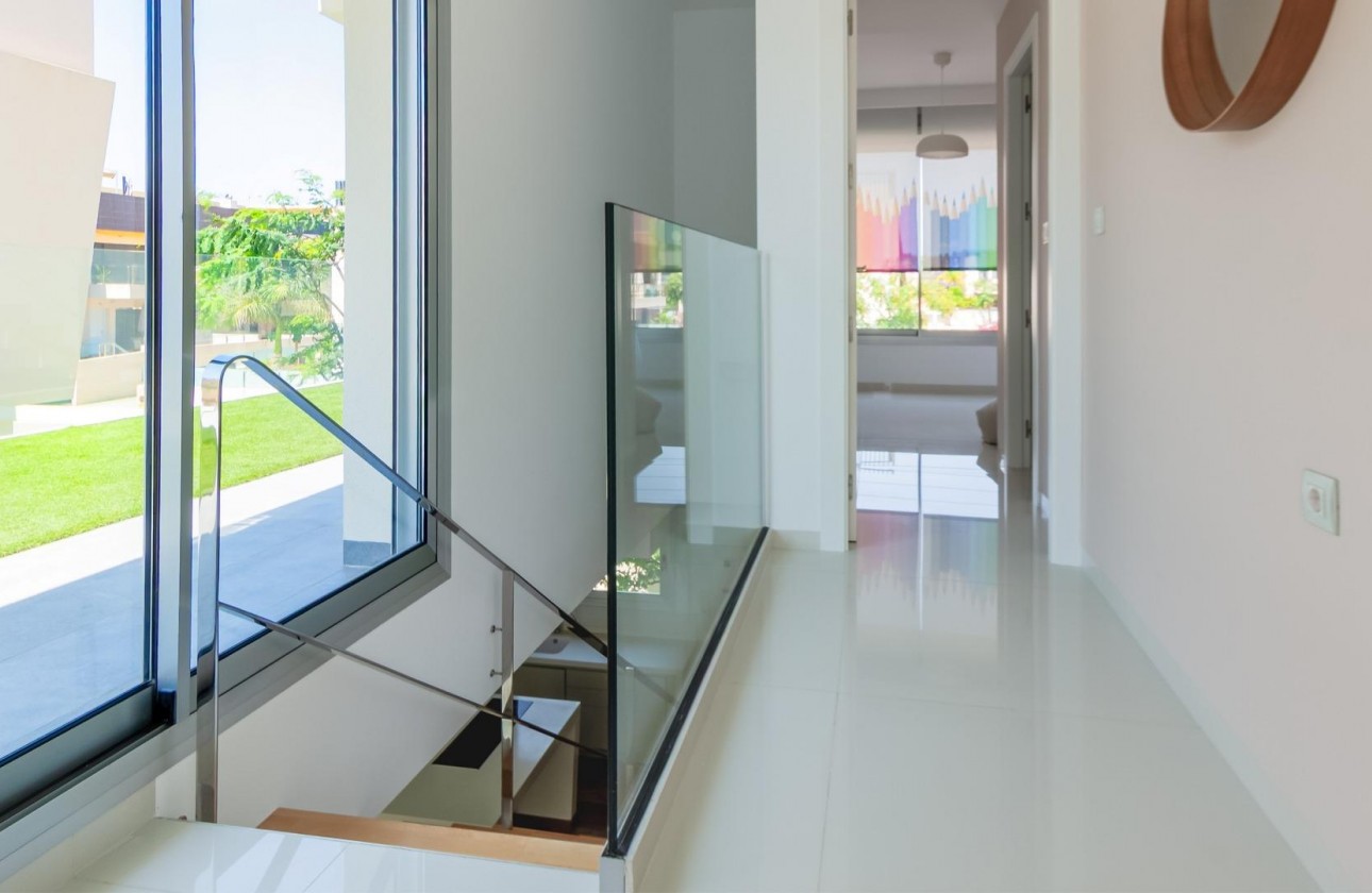 Reventa - Chalet - Pilar de la Horadada - Pueblo Latino