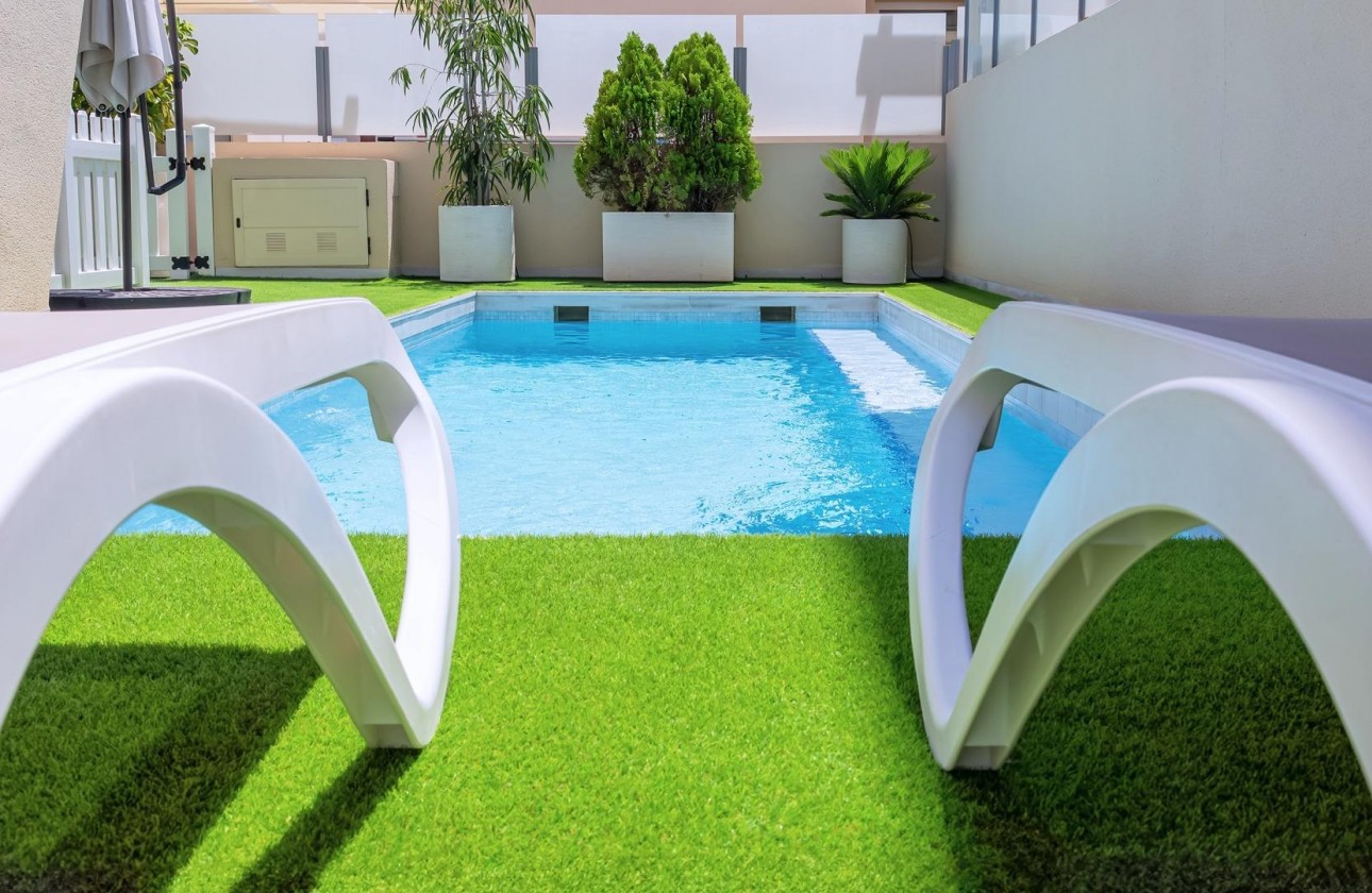 Reventa - Chalet - Pilar de la Horadada - Pueblo Latino