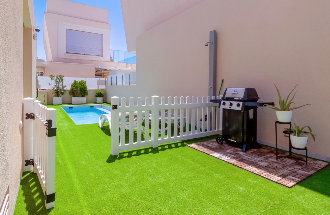 Reventa - Chalet - Pilar de la Horadada - Pueblo Latino