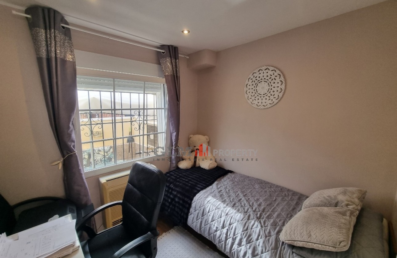 Återförsäljning -  - LOS NAREJOS - Oasis