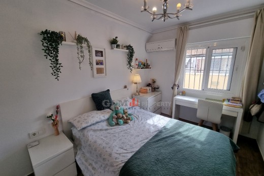 Återförsäljning -  - LOS NAREJOS - Oasis