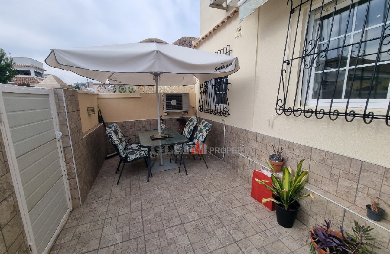 Återförsäljning -  - LOS NAREJOS - Oasis