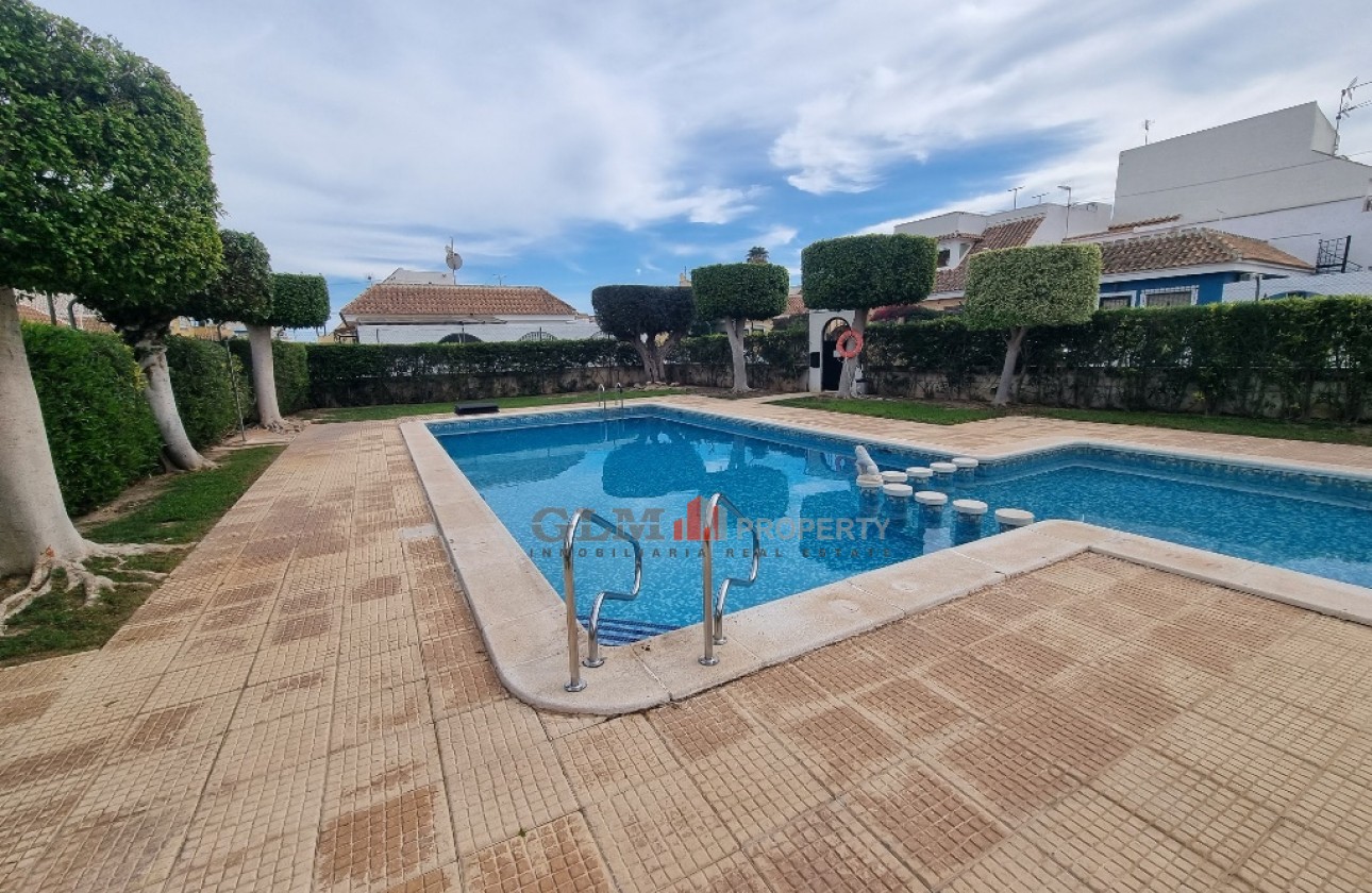 Återförsäljning -  - LOS NAREJOS - Oasis