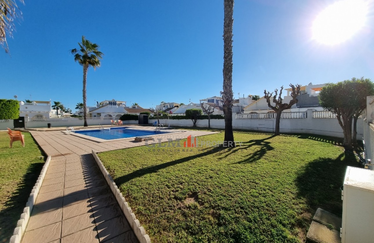 Återförsäljning -  - LOS NAREJOS - Oasis