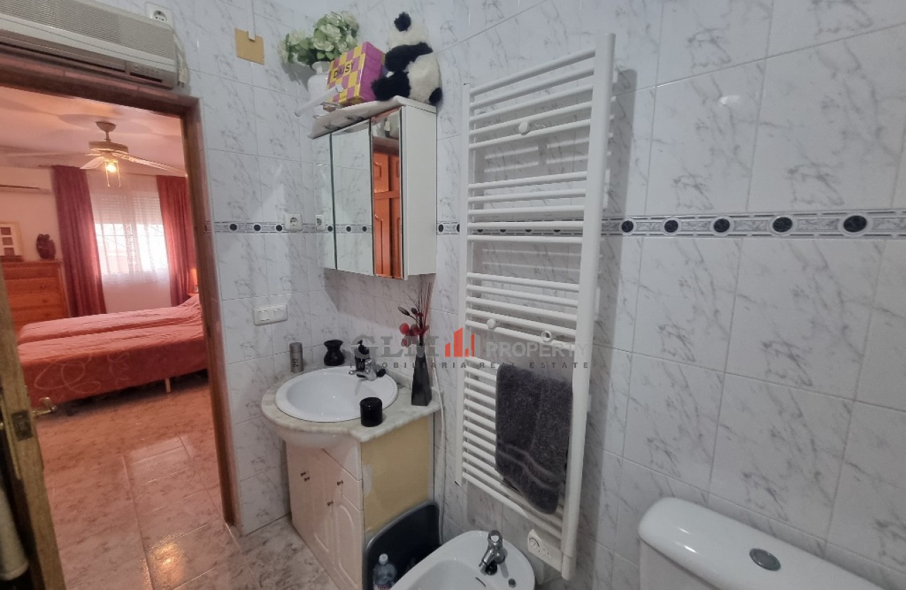 Återförsäljning -  - LOS NAREJOS - Oasis