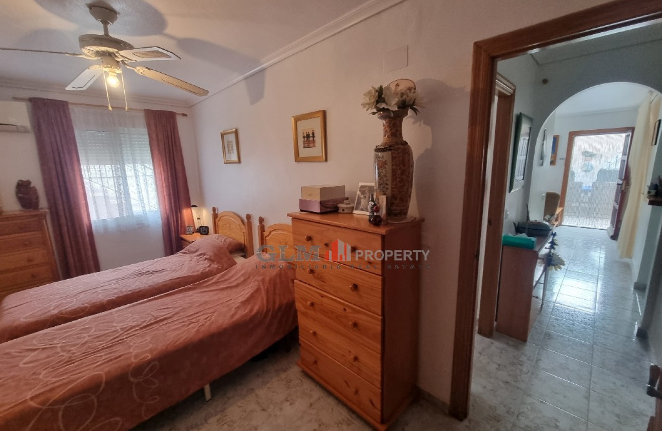 Återförsäljning -  - LOS NAREJOS - Oasis