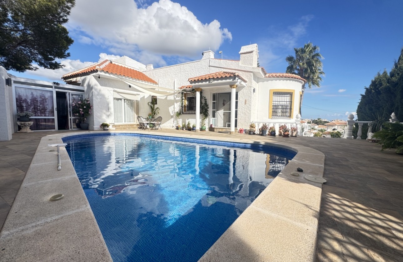 Resale - Villa - Villamartin