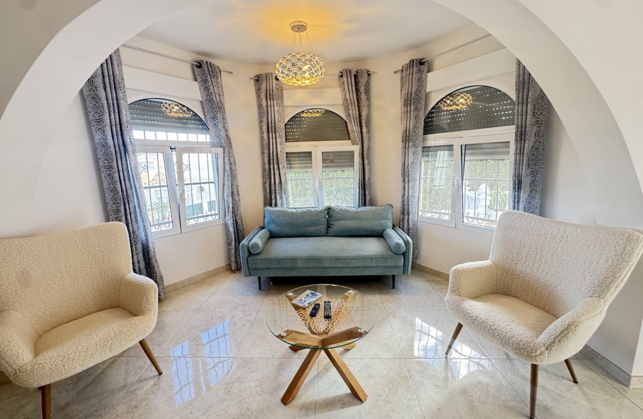 Resale - Villa - Villamartin