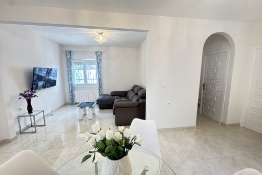 Resale - Villa - Villamartin