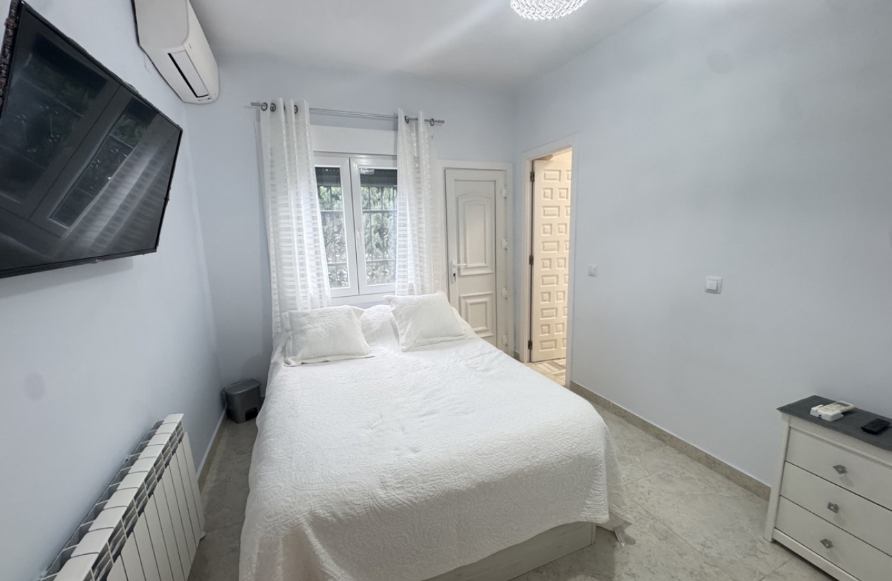 Resale - Villa - Villamartin