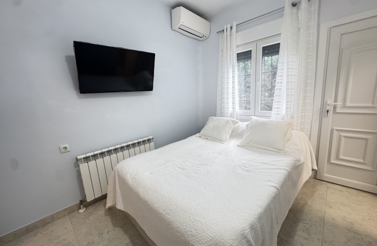 Resale - Villa - Villamartin