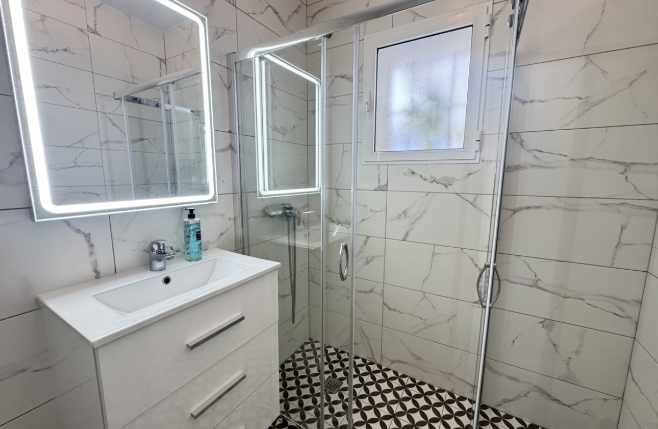 Resale - Villa - Villamartin