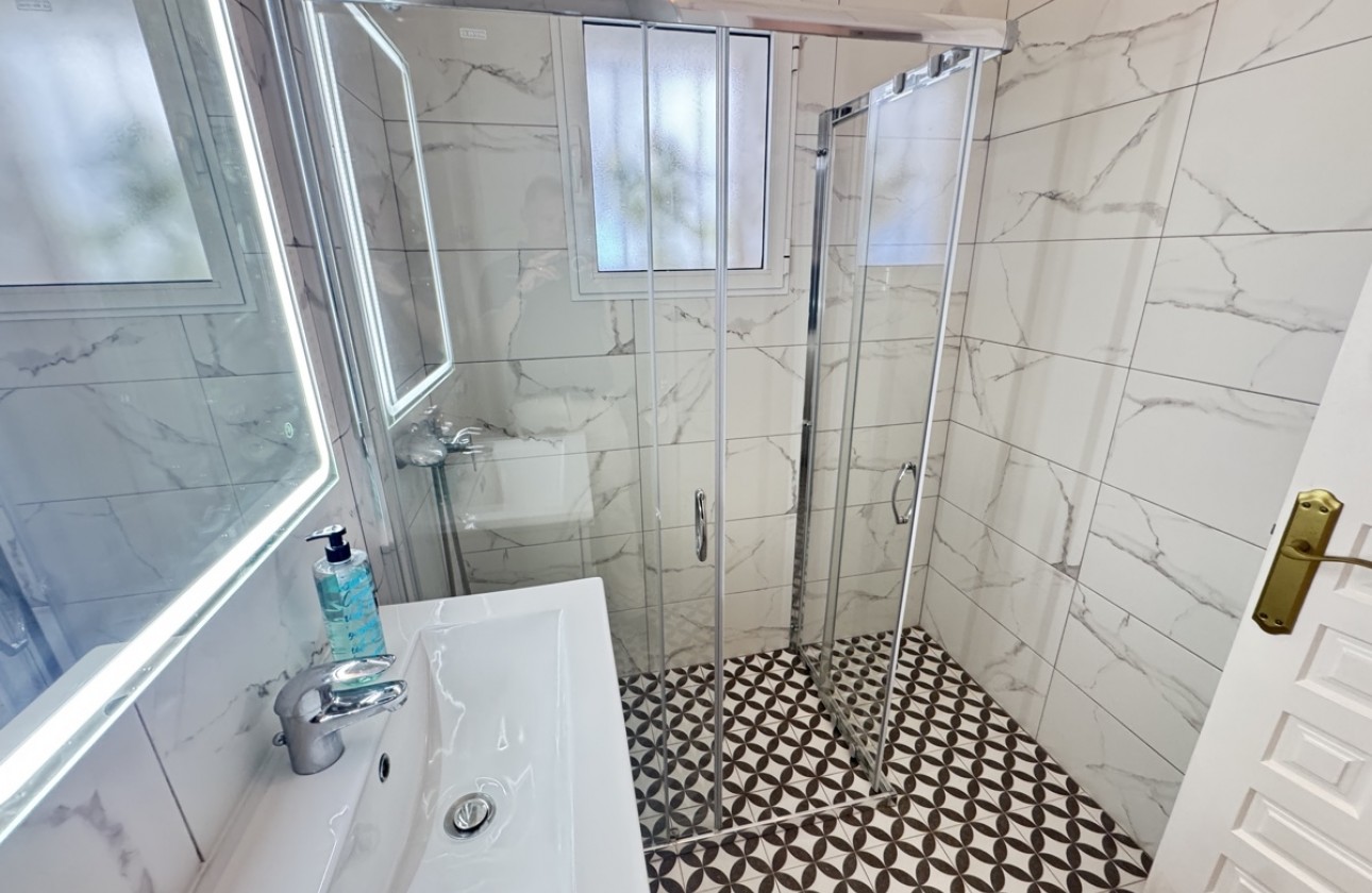 Resale - Villa - Villamartin