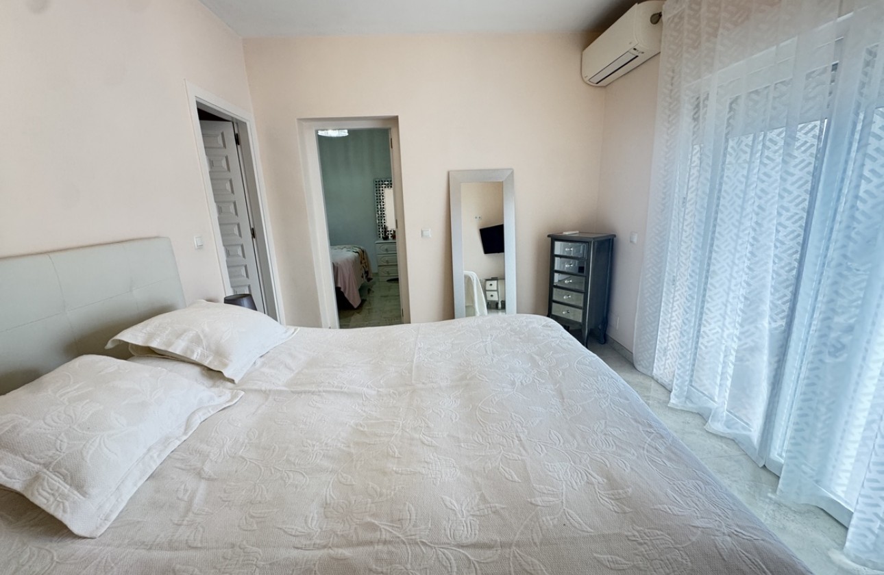 Resale - Villa - Villamartin