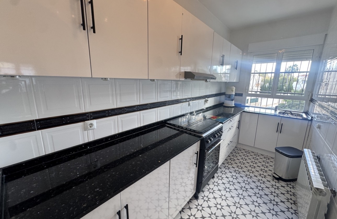 Resale - Villa - Villamartin