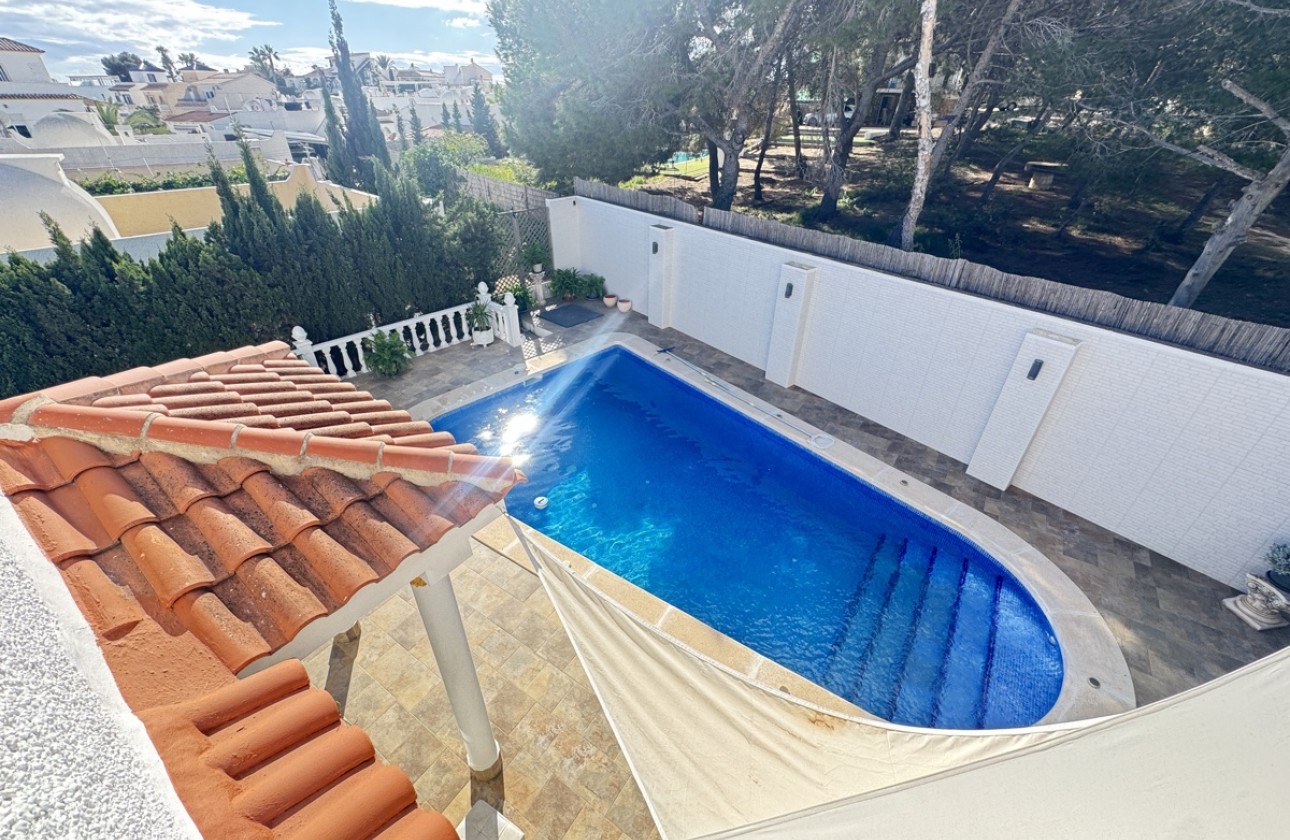 Resale - Villa - Villamartin