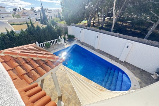 Resale - Villa - Villamartin