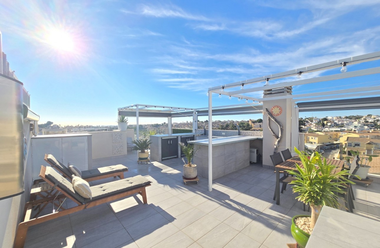 Återförsäljning - Apartment / Flat * - Orihuela Costa - Villamartín *