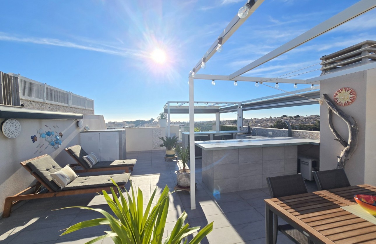 Återförsäljning - Apartment / Flat * - Orihuela Costa - Villamartín *