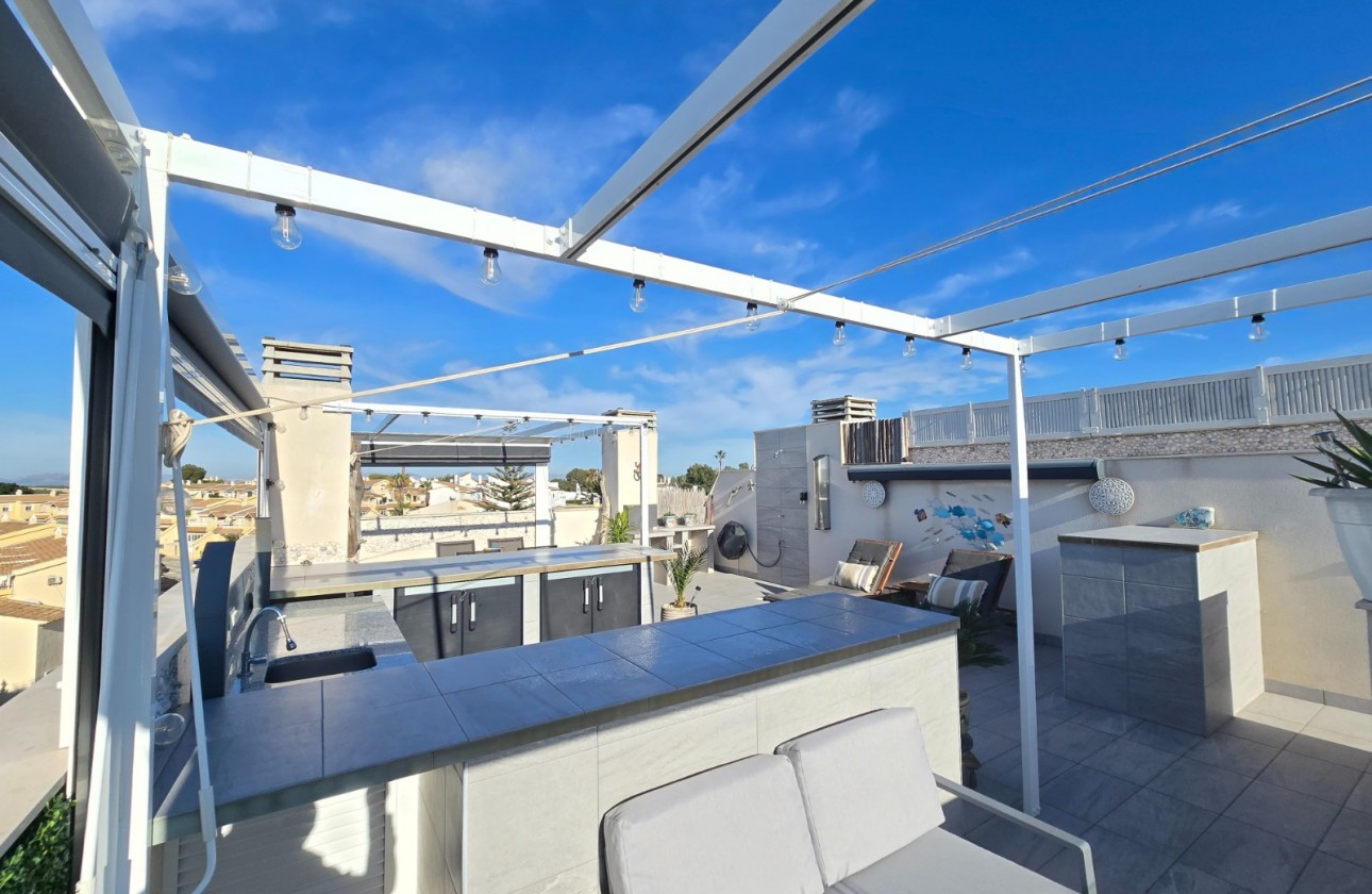 Återförsäljning - Apartment / Flat * - Orihuela Costa - Villamartín *