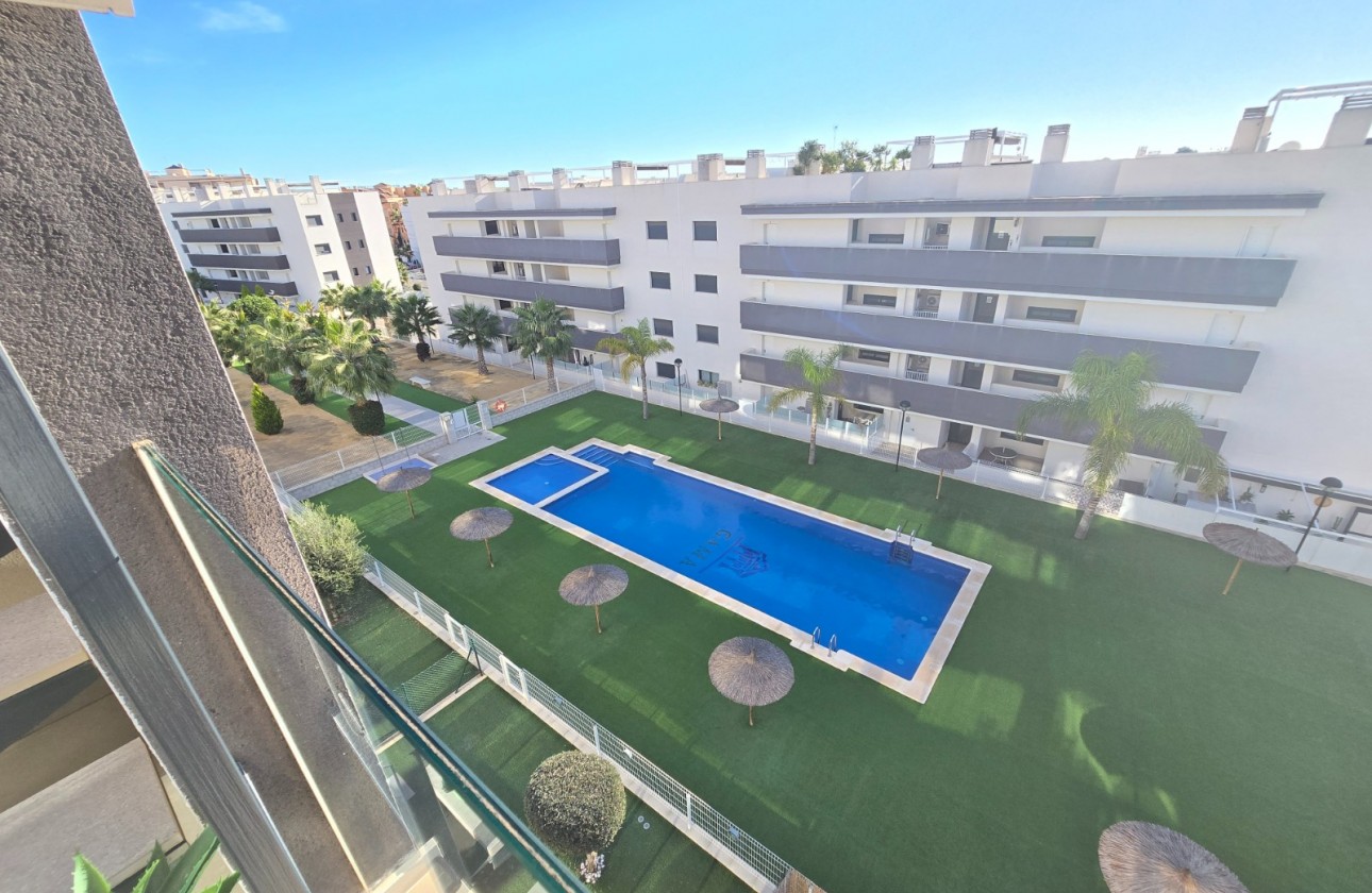 Återförsäljning - Apartment / Flat * - Orihuela Costa - Villamartín *