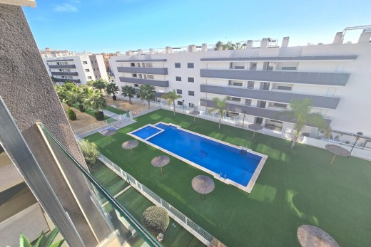 Återförsäljning - Apartment / Flat * - Orihuela Costa - Villamartín *