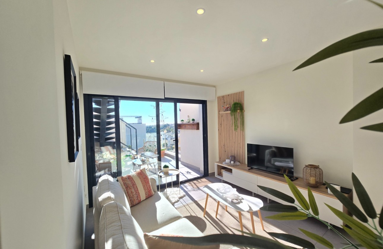 Återförsäljning - Apartment / Flat * - Orihuela Costa - Villamartín *