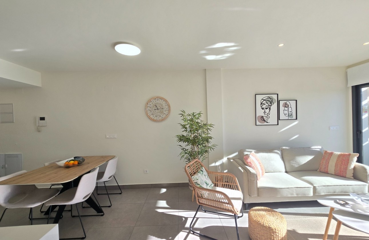 Återförsäljning - Apartment / Flat * - Orihuela Costa - Villamartín *