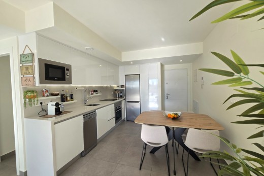 Återförsäljning - Apartment / Flat * - Orihuela Costa - Villamartín *