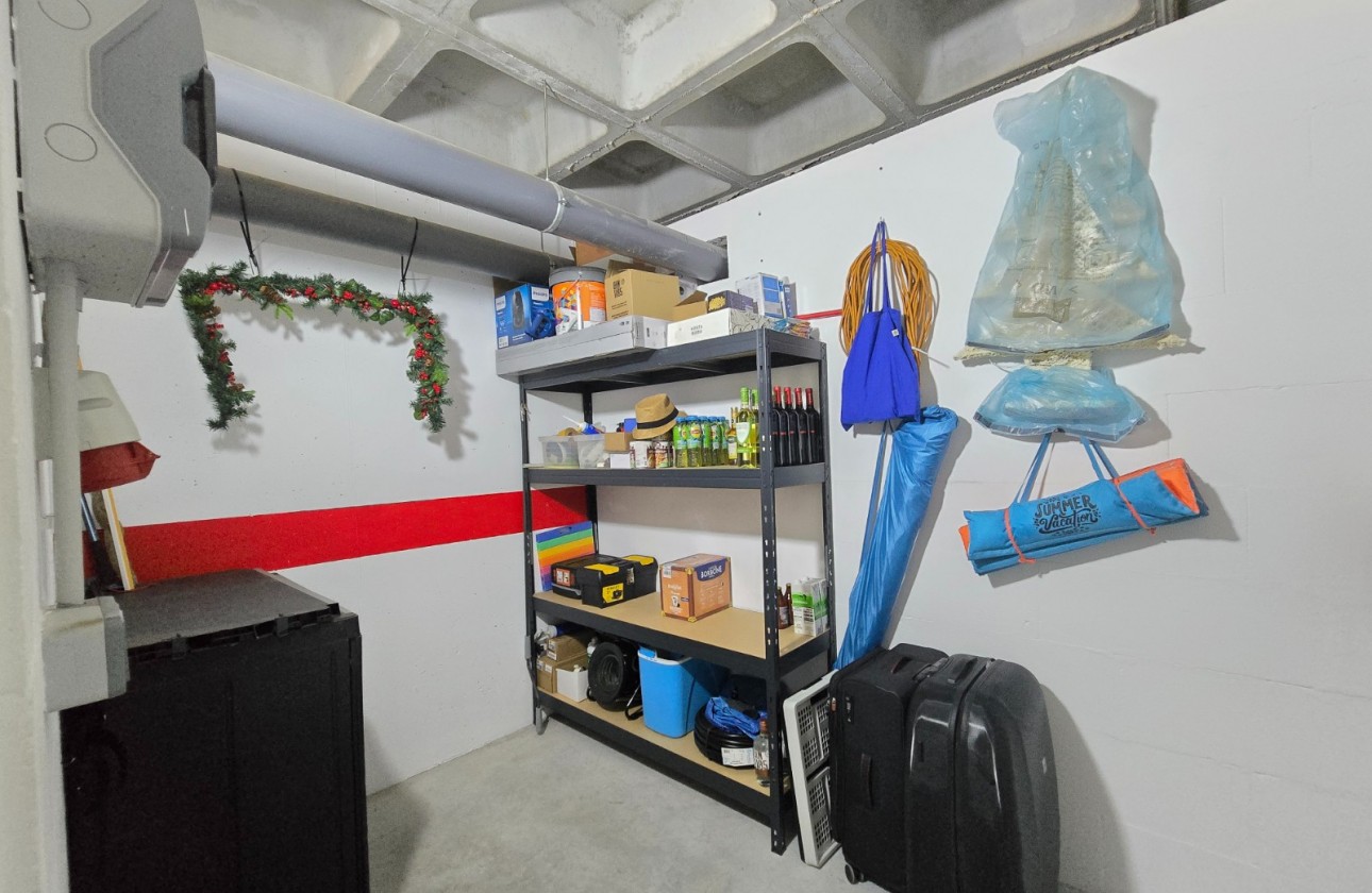 Återförsäljning - Apartment / Flat * - Orihuela Costa - Villamartín *