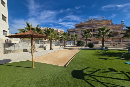Återförsäljning - Apartment / Flat * - Orihuela Costa - Villamartín *