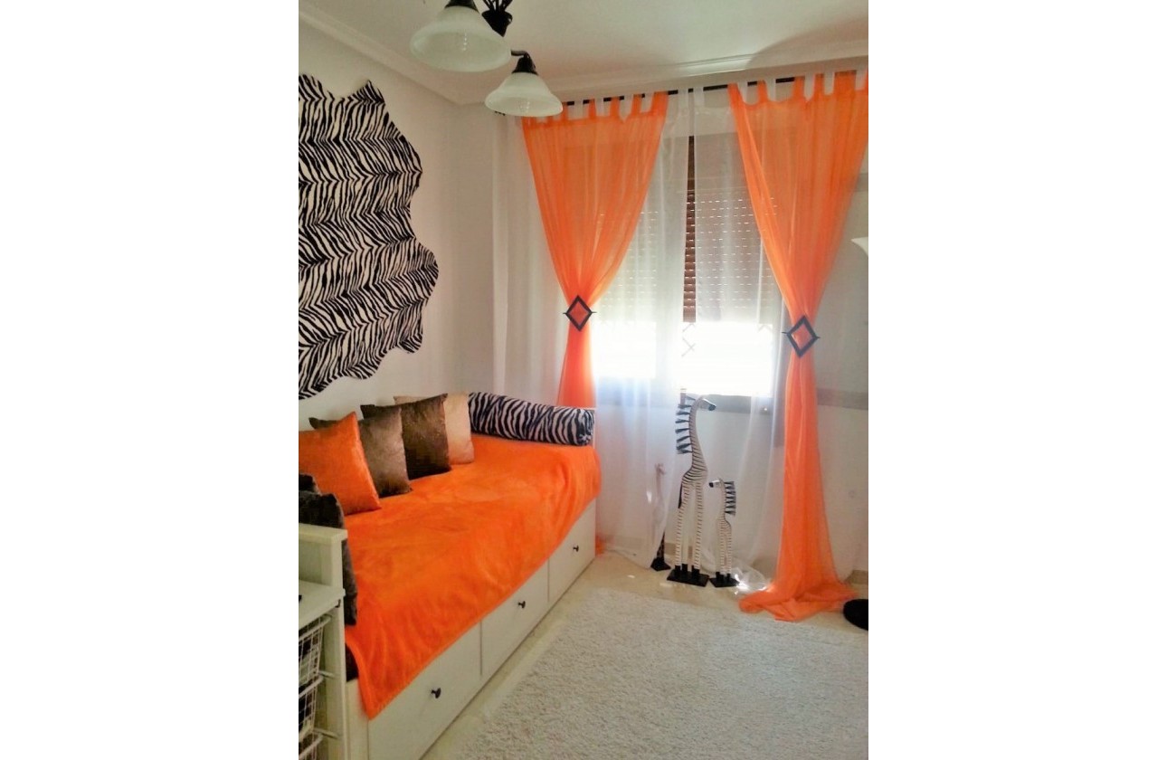 Återförsäljning -  - Villamartin - PAU 8