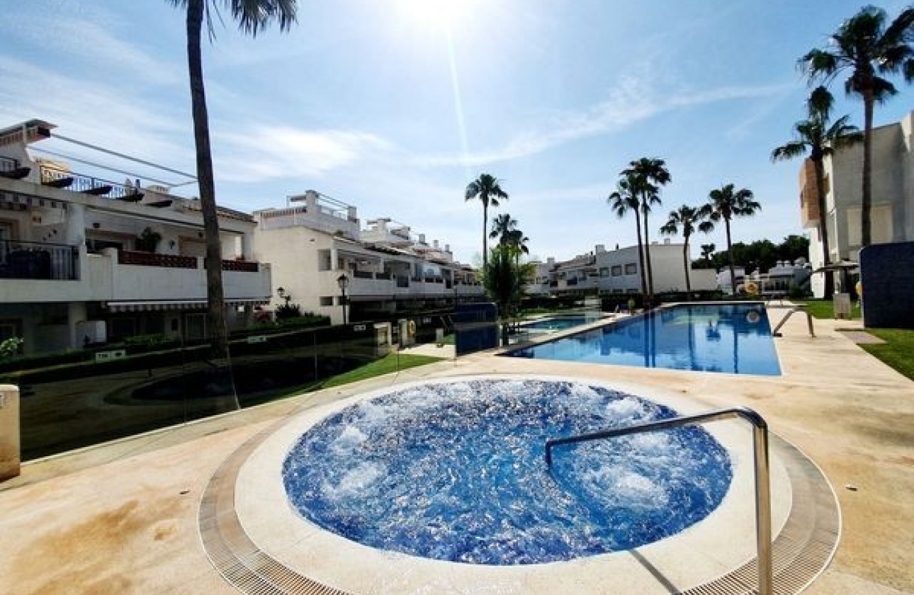 Återförsäljning - Apartment / Flat - Orihuela Costa - Villamartin