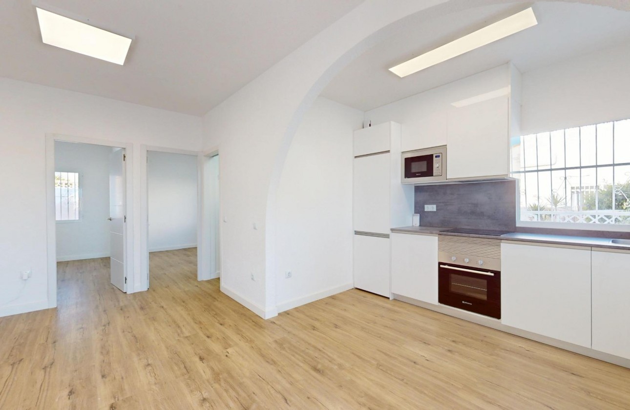 Reventa - Planta Baja - San Miguel de Salinas - BLUE LAGOON