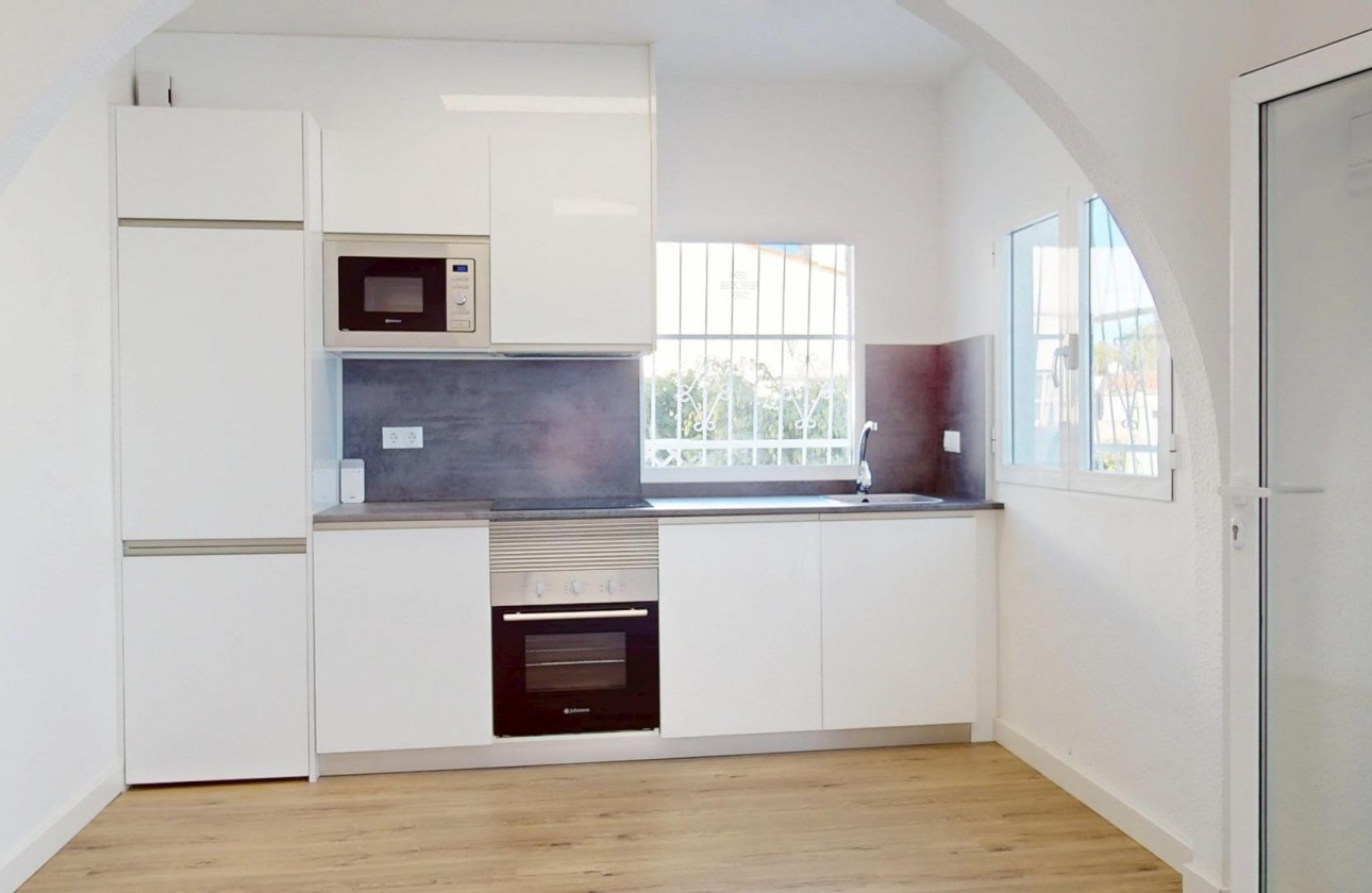 Reventa - Planta Baja - San Miguel de Salinas - BLUE LAGOON