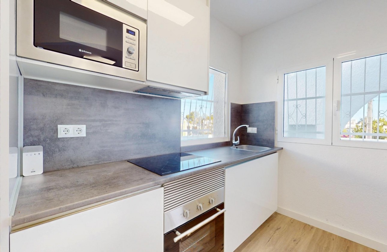 Reventa - Planta Baja - San Miguel de Salinas - BLUE LAGOON