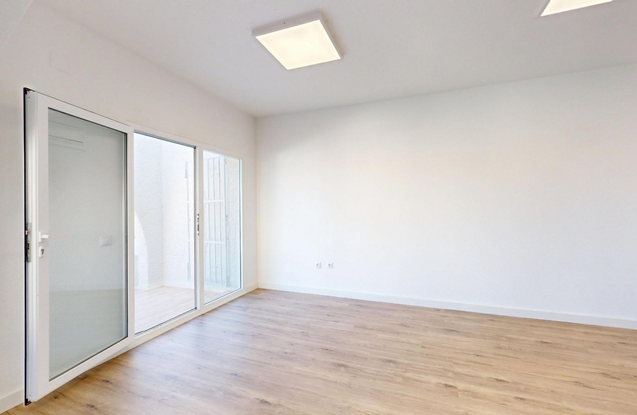 Reventa - Planta Baja - San Miguel de Salinas - BLUE LAGOON