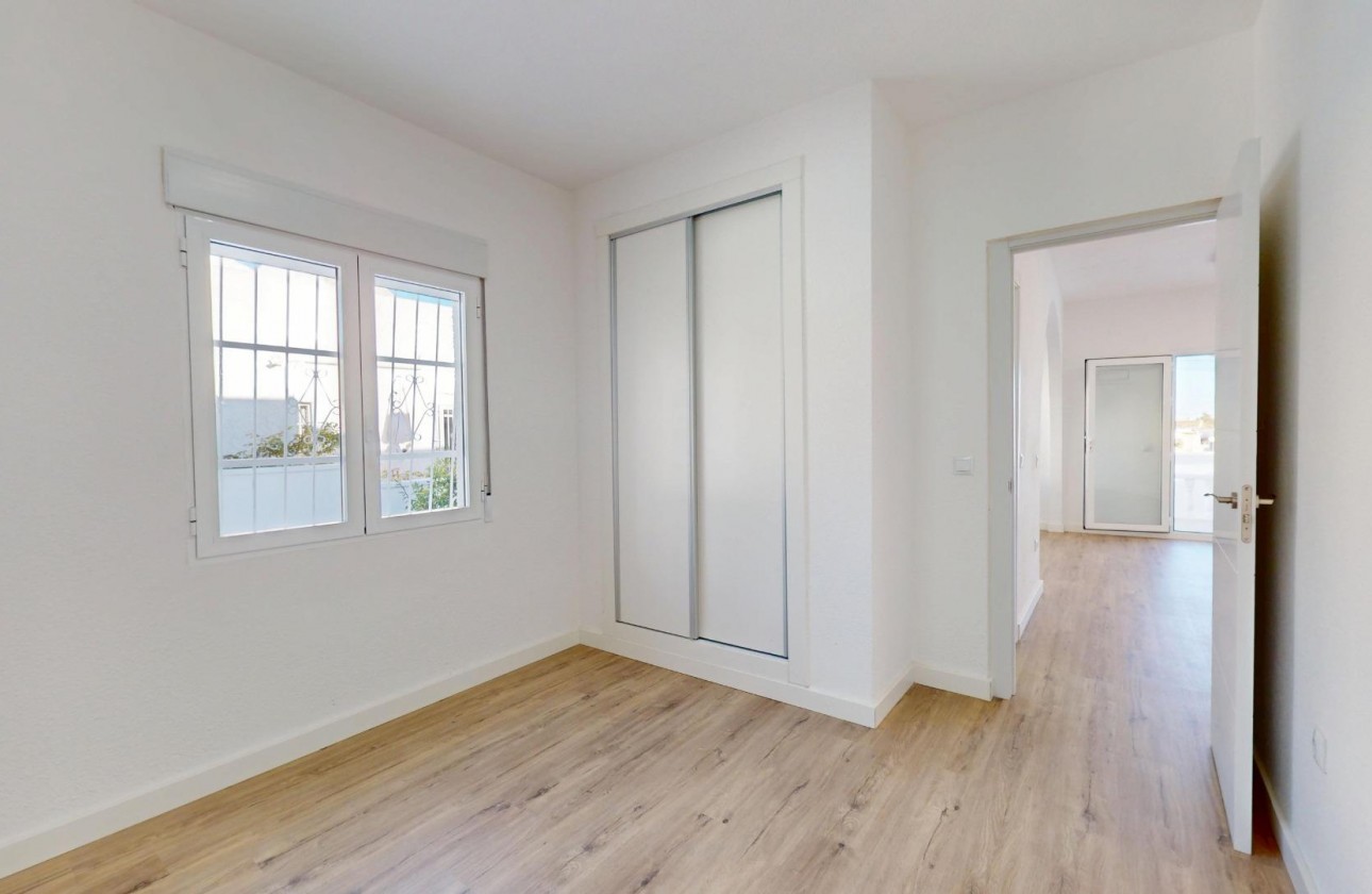 Reventa - Planta Baja - San Miguel de Salinas - BLUE LAGOON