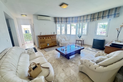 Resale - Villa - Las Ramblas Golf