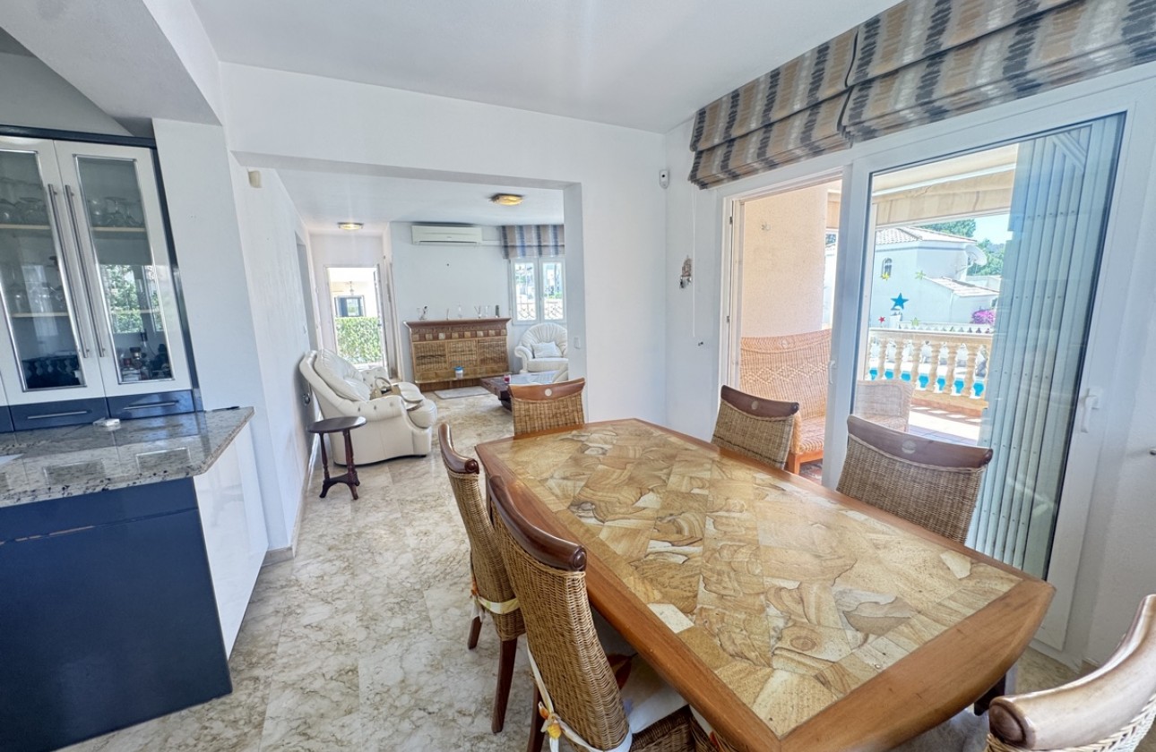 Resale - Villa - Las Ramblas Golf