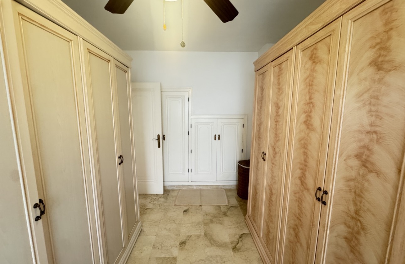 Resale - Villa - Las Ramblas Golf