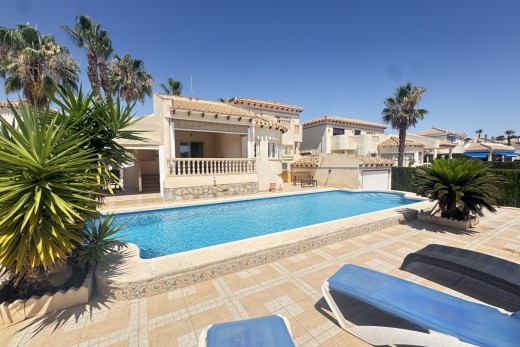 Resale - Villa - Las Ramblas Golf