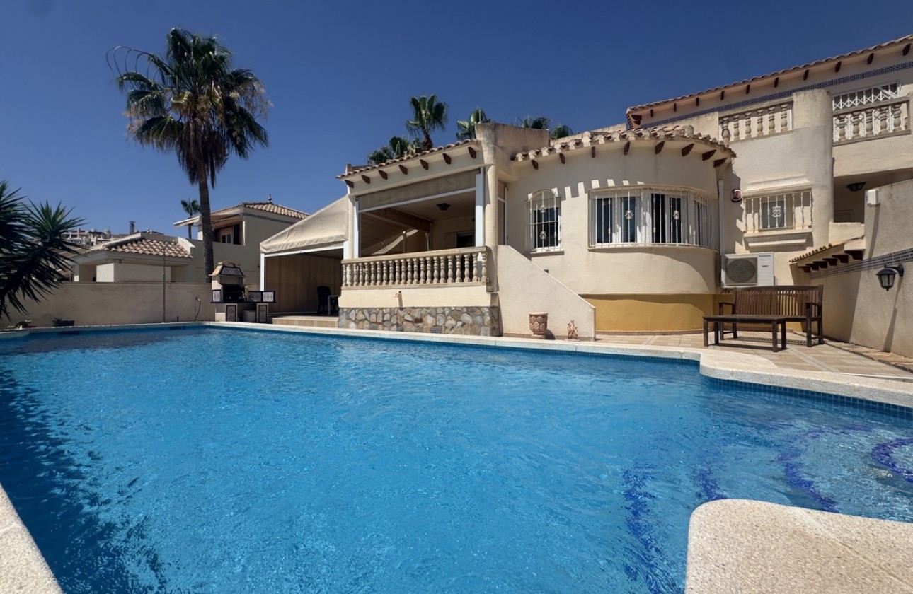 Resale - Villa - Las Ramblas Golf