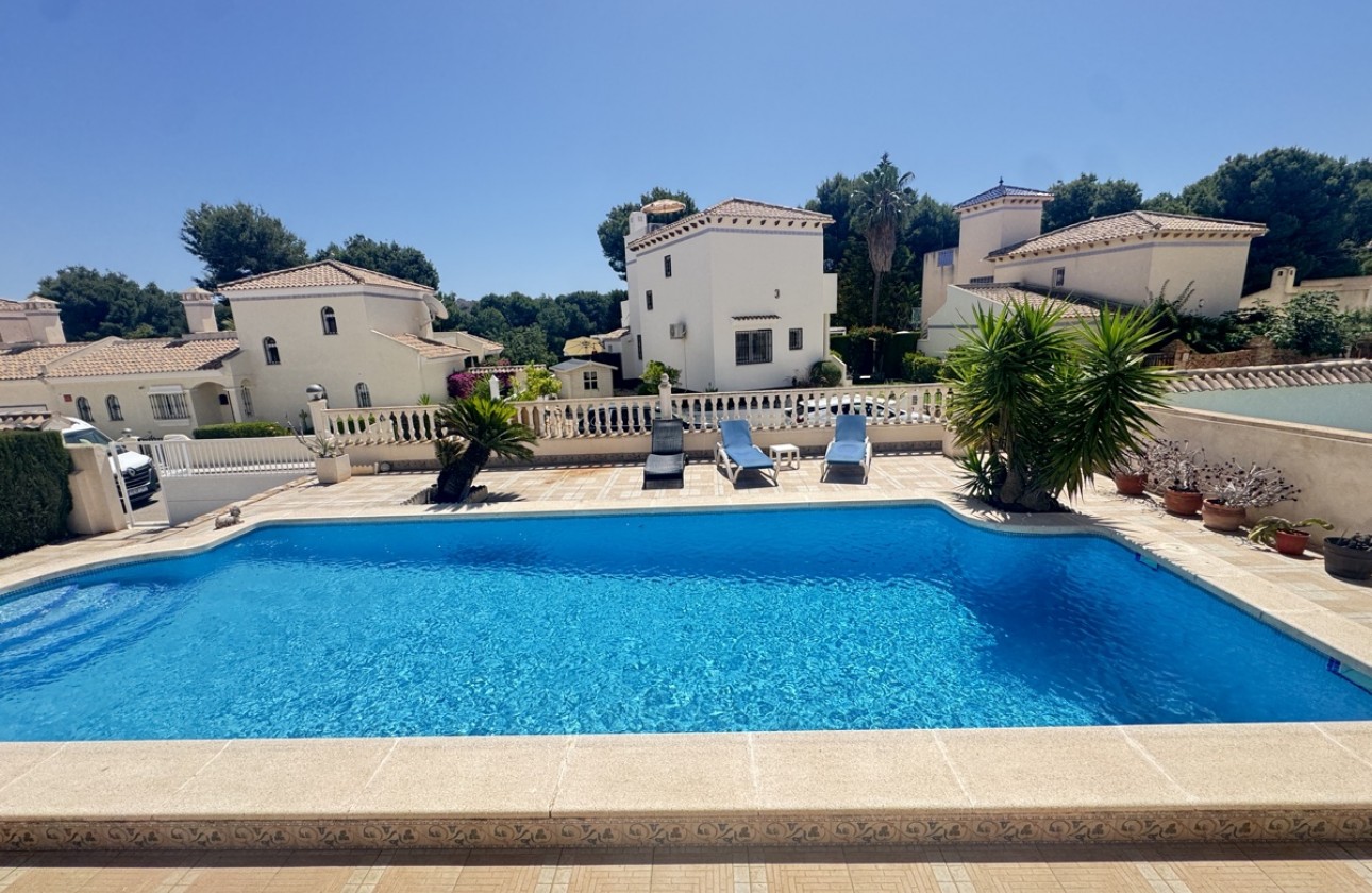 Resale - Villa - Las Ramblas Golf