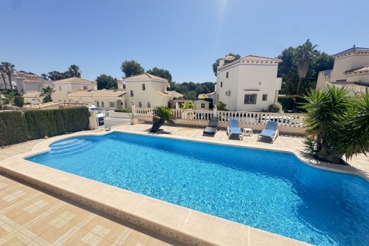 Resale - Villa - Las Ramblas Golf