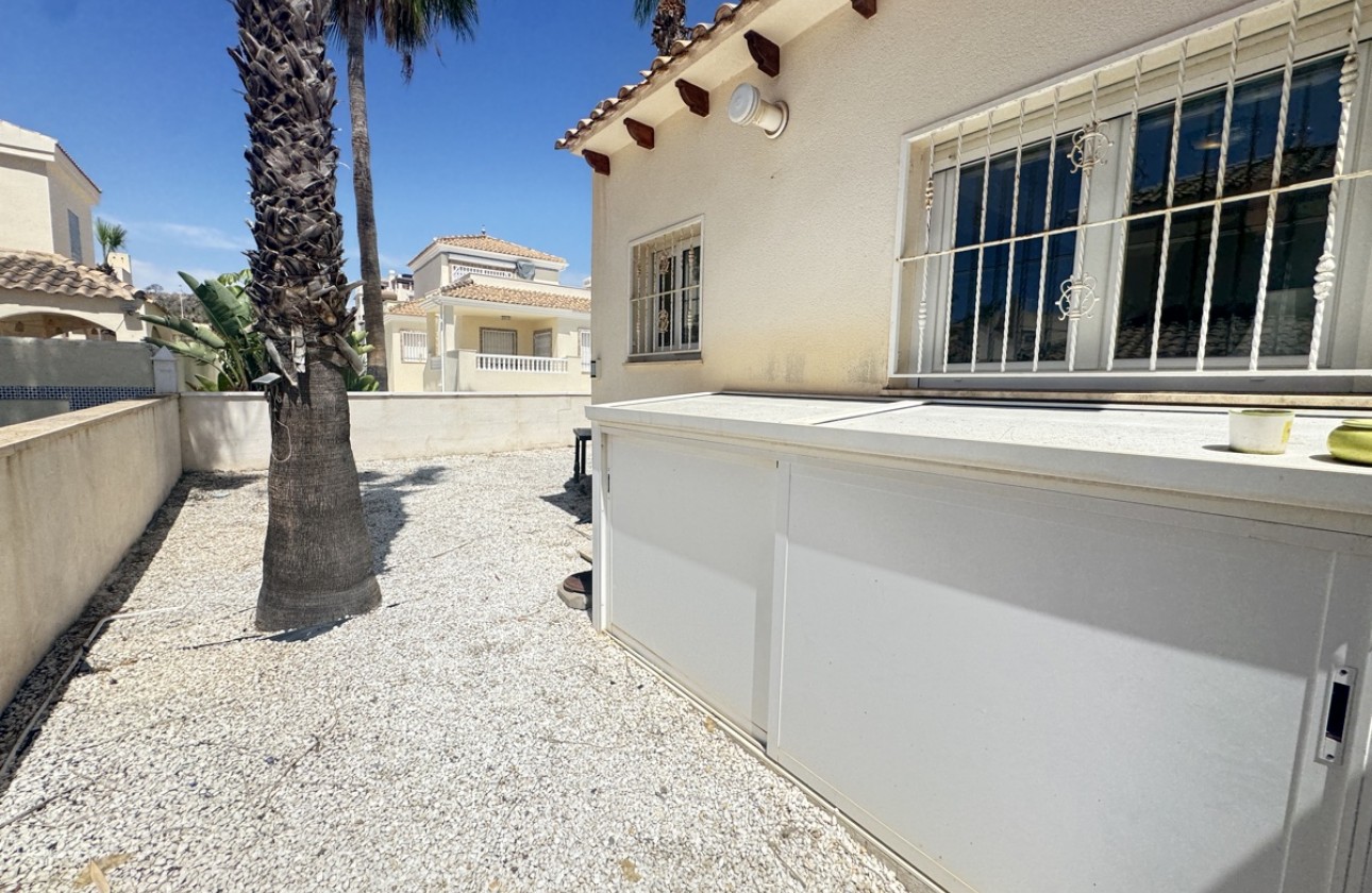 Resale - Villa - Las Ramblas Golf