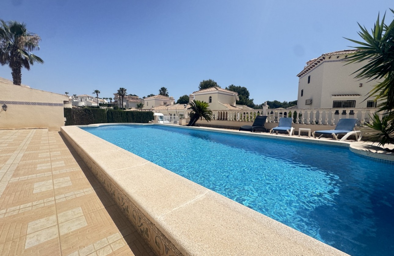Resale - Villa - Las Ramblas Golf