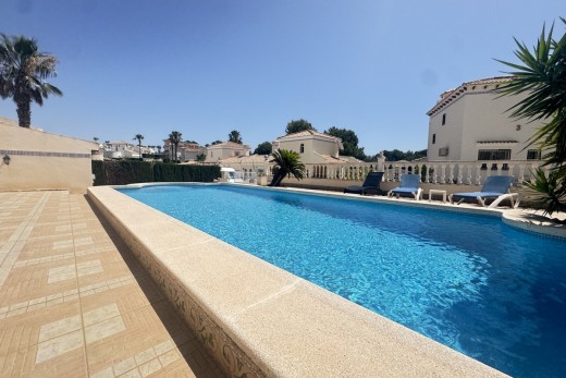 Resale - Villa - Las Ramblas Golf